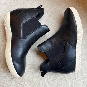 Sorel Out 'n' About Wedge Chelsea Boot Black Leather Ankle Pull-On Women's 8